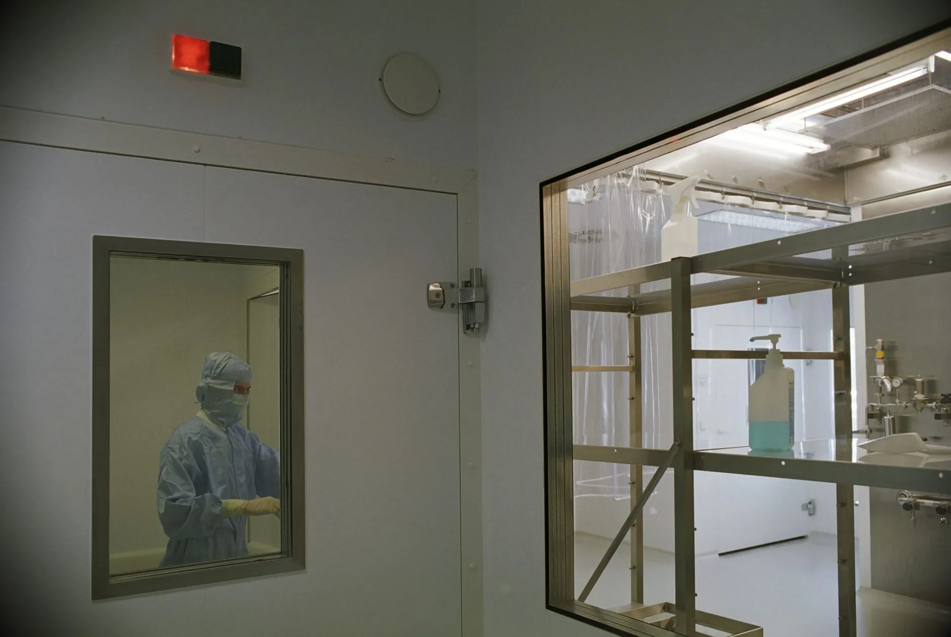 袋进袋出过滤器在制药洁净室安全更换场景中的应用解析正文配图 1